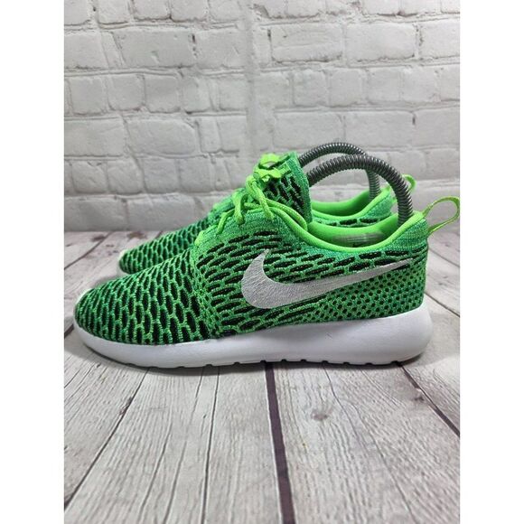 Nike Roshe One Flynit Athletic Running Shoes Women's Size 6 - Picture 1 of 8